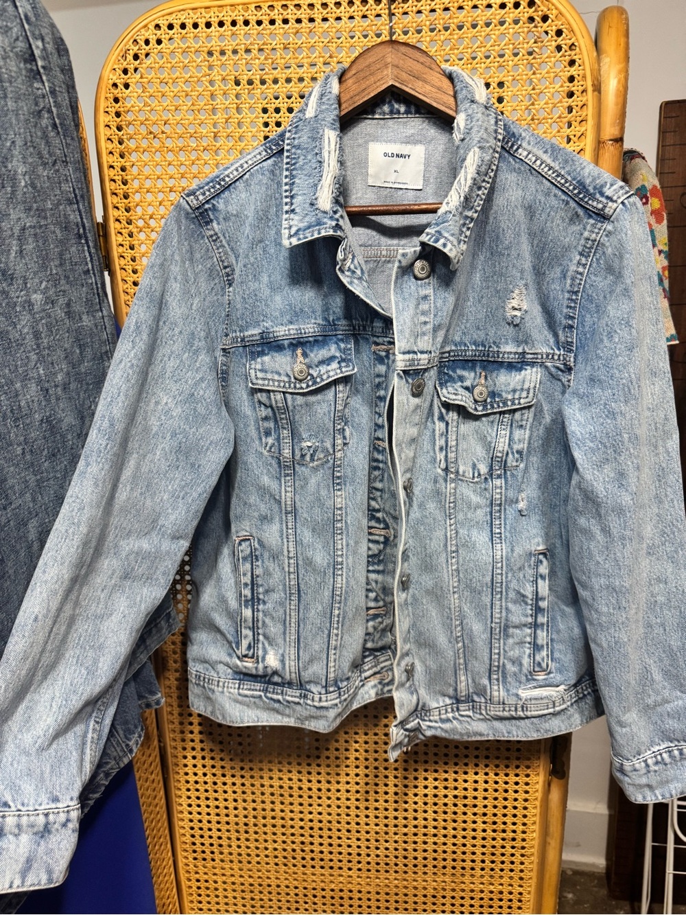 Old Navy Light Blue Denim Truck Jacket excellent pre-owned condition.
